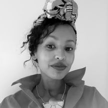 Head and shoulders photo of Fozia Ismail
